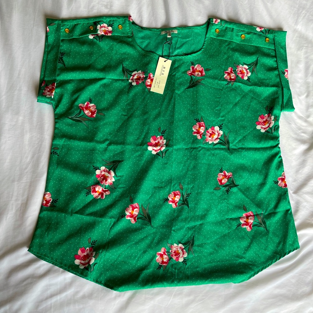 Green and pink floral blouse with gold detail NWT Size 1X